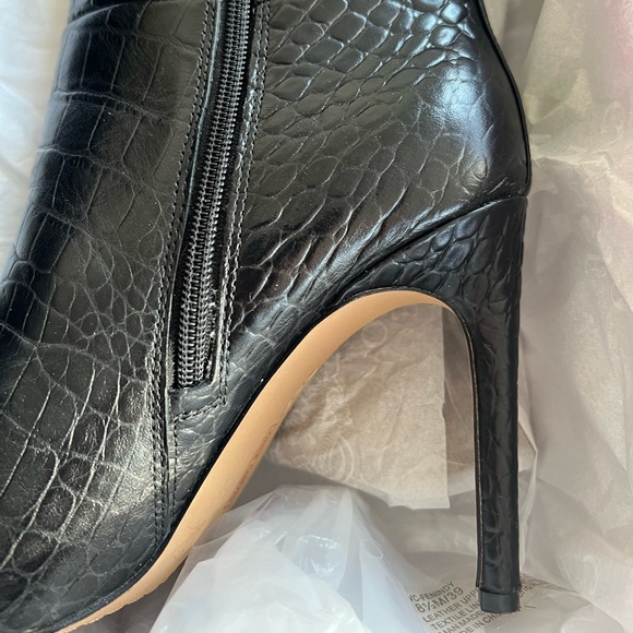 25% Off - Tall Vince Camuto Black Boots Like New, sz 8.5 - Picture 3 of 12